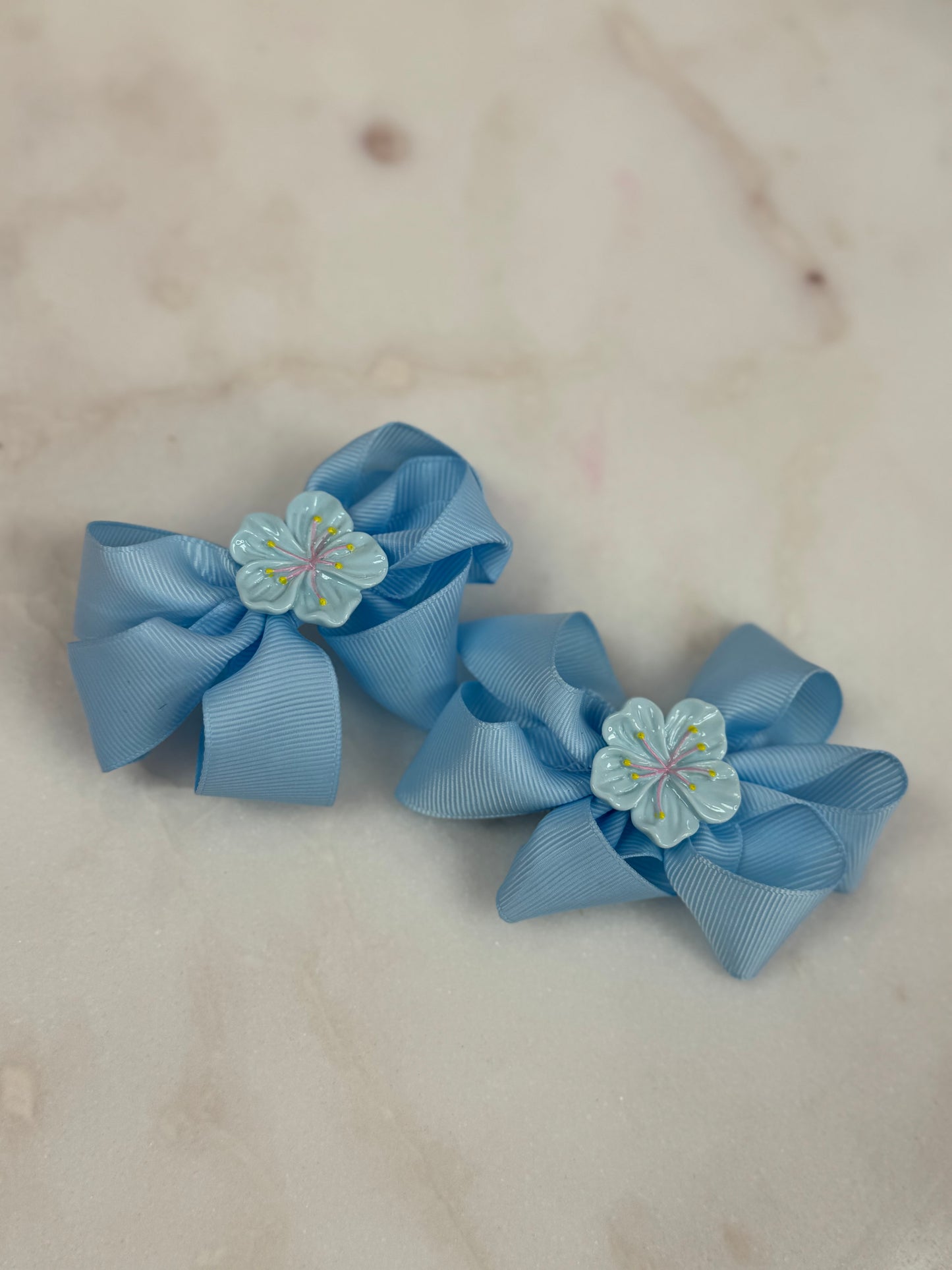 Small Flower Center Bow